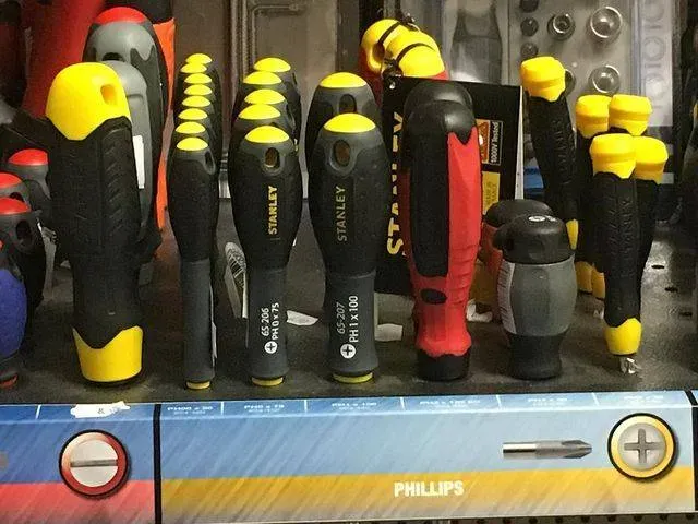 matériel de bricolage à Paris 8e arrondissement 
